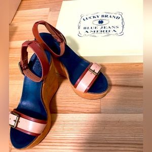 Lucky Brand Wedge, size 6